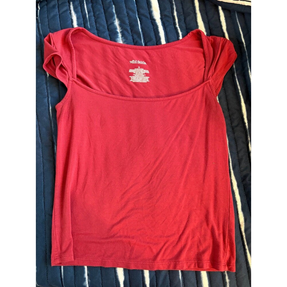 Maroon wild fable cropped tea